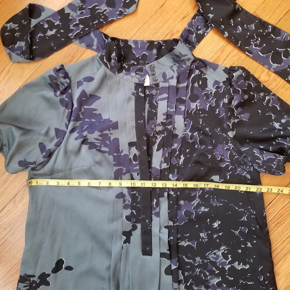Jessica Simpson Tie Neck Floral Shift Dress - Picture 6 of 10